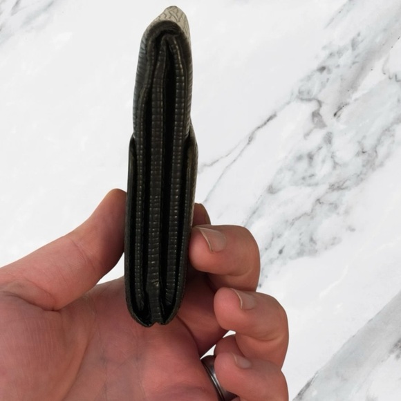 Louis Vuitton Authentic LV Black Epi Leather Compact French Wallet with Dustbag - Picture 7 of 16